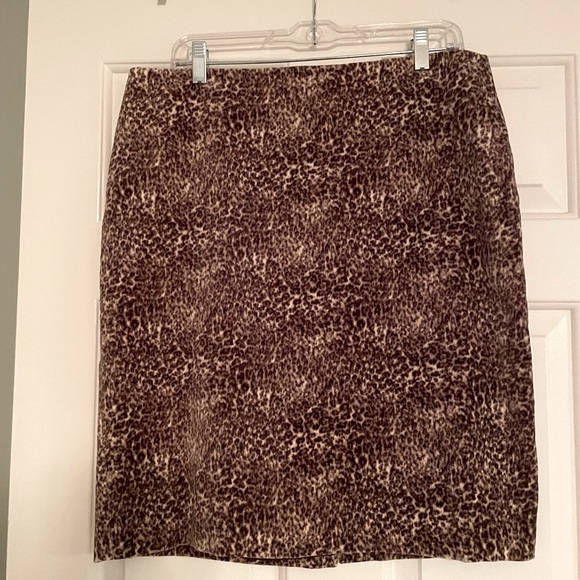Talbots Dresses & Skirts - Velvety leopard print skirt